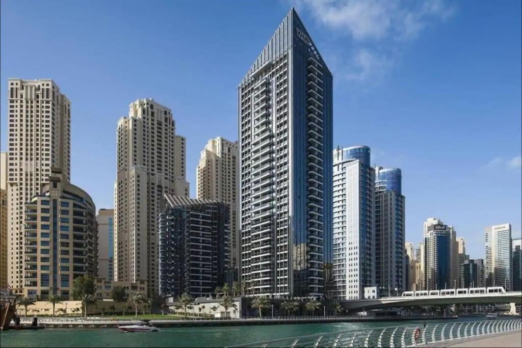 Breezy In Sparkle Tower Jbr By Suiteable Appartement *