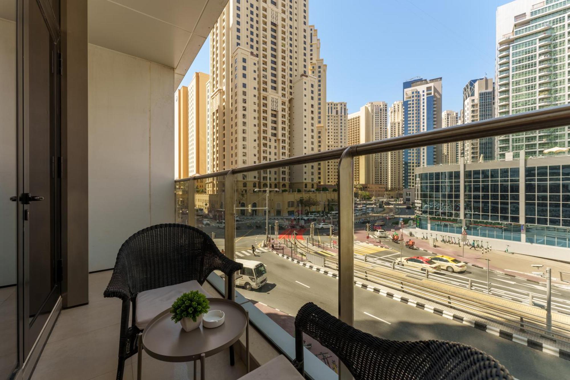 Appartement Breezy In Sparkle Tower Jbr By Suiteable